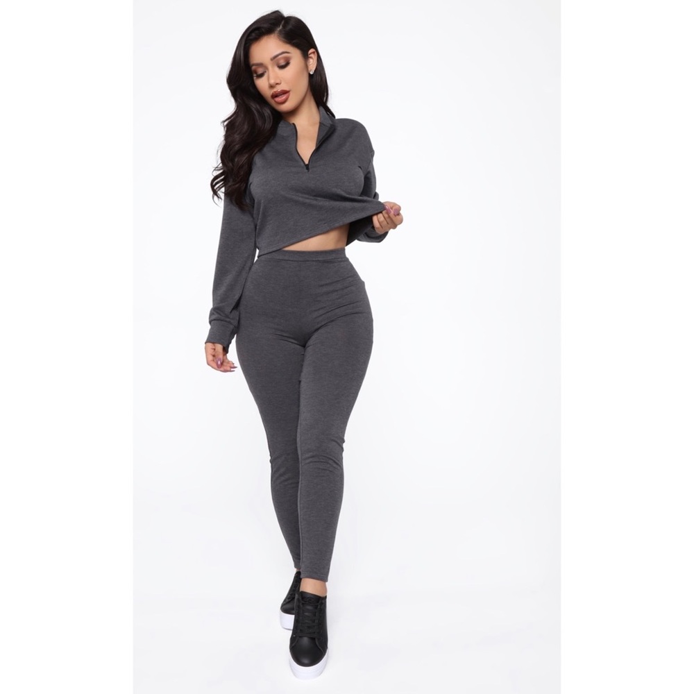 Fashion Nova Chicago legging set